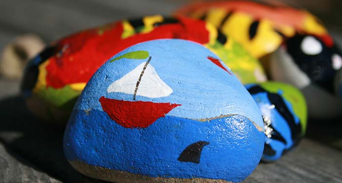 måla på stenar, formningsaktivitet för barn