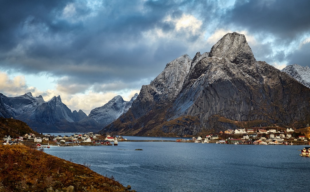 Oppdag Norge: En Reiseguide for Eventyrlystne